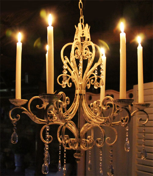 chandelier to hire